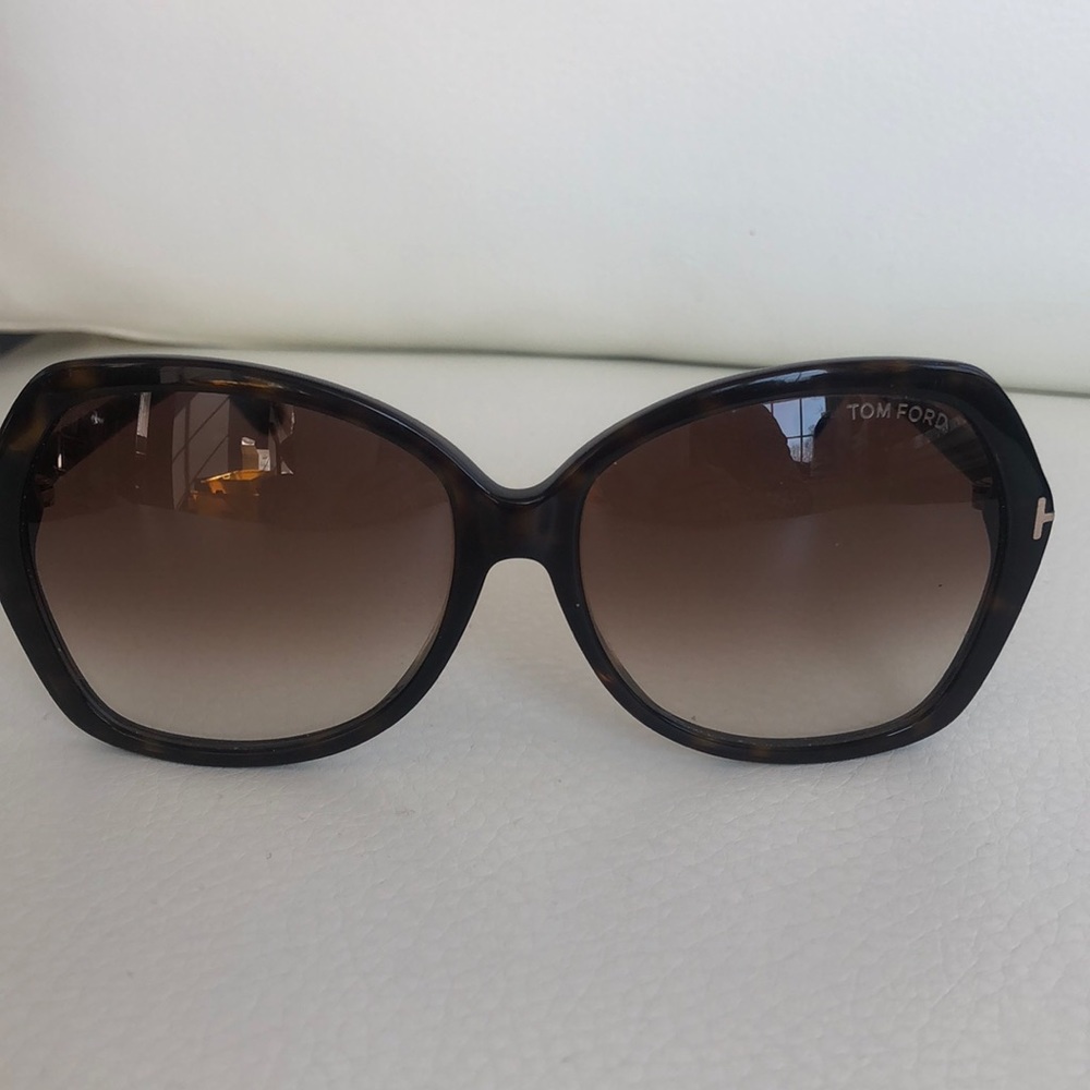 Sunglasses and Tom Ford case